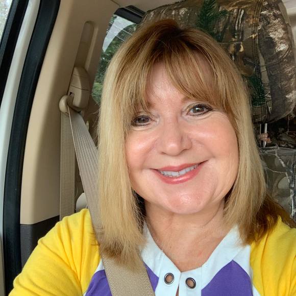 Meet your Posher, Joanne - Picture 1 of 1